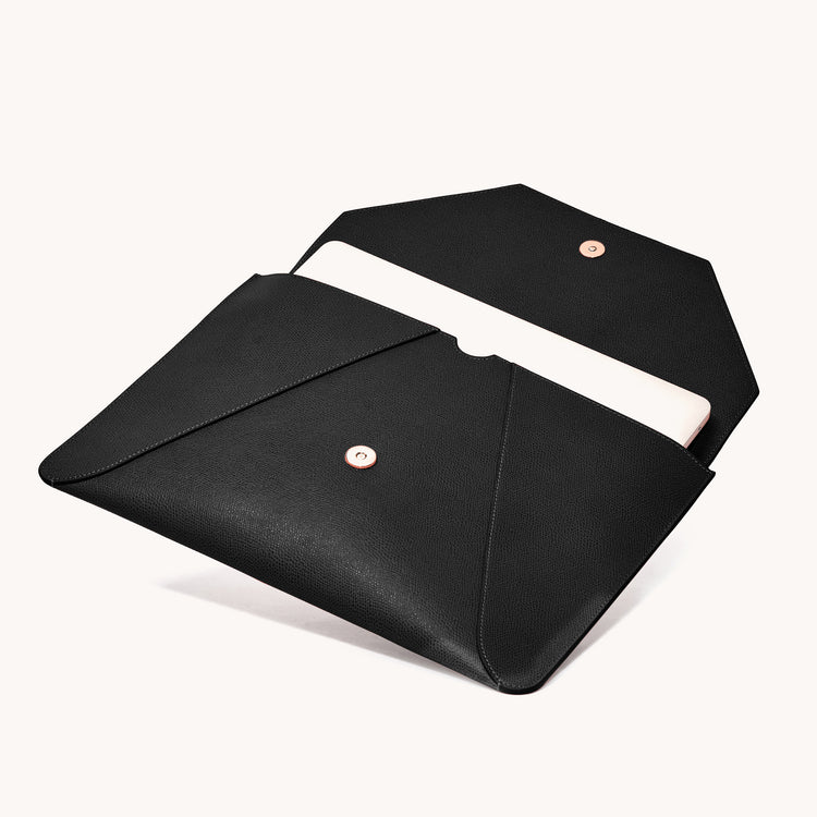 envelope laptop sleeve pebbled noir side view open sleeve with laptop inside