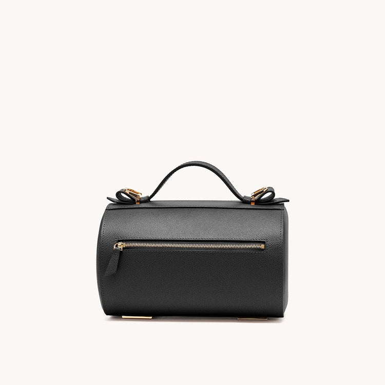 barrel bag pebbled noir back view with zipper