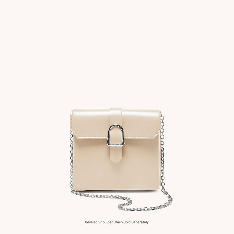cavalla saddle bag in piatta ivory with silver chain