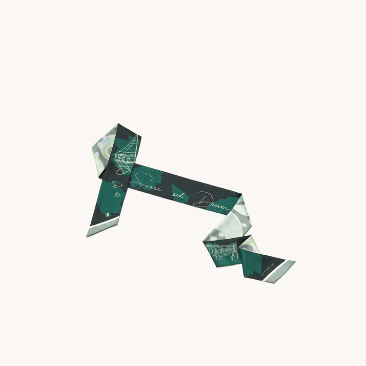 city scarf in silk moss front view
