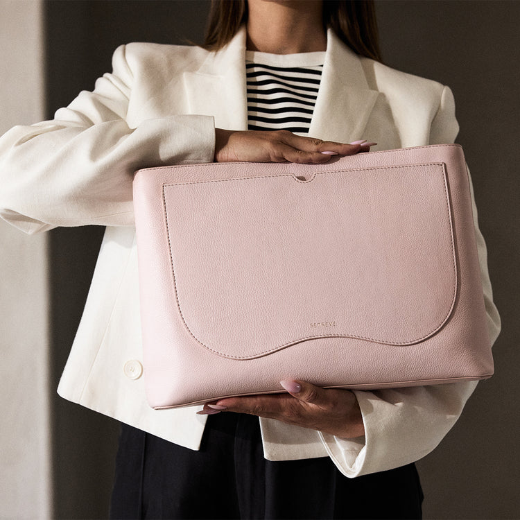Large Atlas Pochette | Piccola 4 main