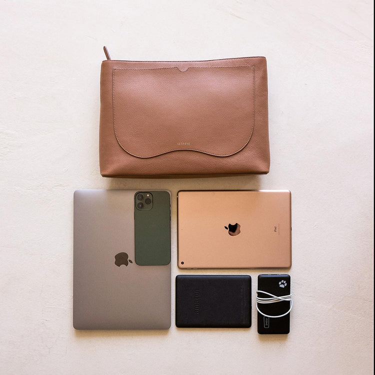 Large Atlas Pochette | Piccola 4 main
