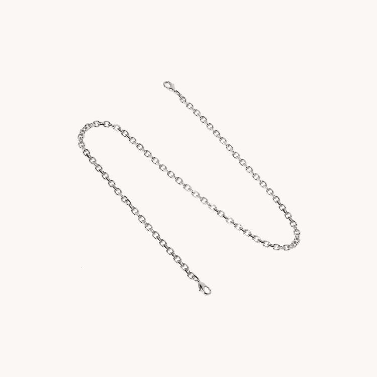 beveled shoulder chain in silver front view