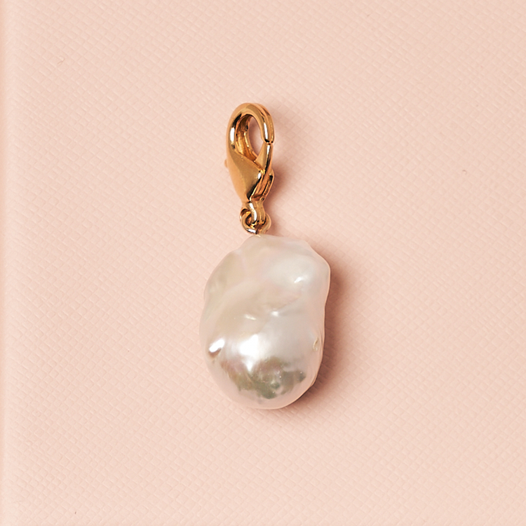AURATE x SENREVE: Organic Pearl Gold Charm 2 main
