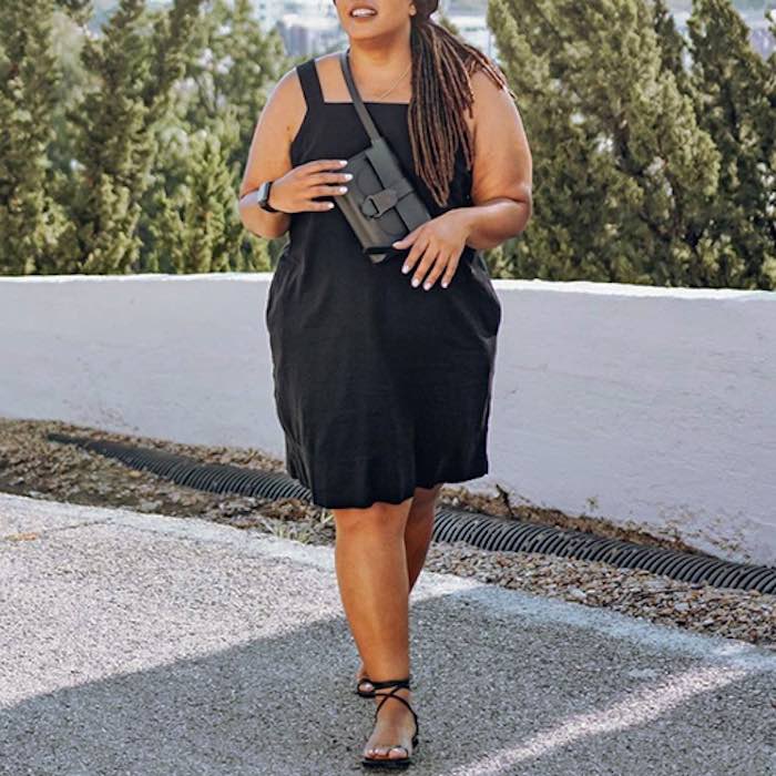 @breaelles wears Pebbled Noir Aria as crossbody bag