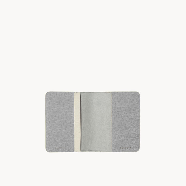 Passport Holder | Pietra 4 main